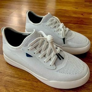 New (worn once )VESSI Weekend Sneaker. Size M07/W08 Marble white